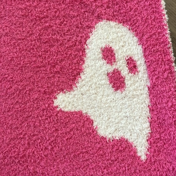 BRAND NEW HALLOWEEN PINK GHOST THROW BLANKET - Picture 6 of 6